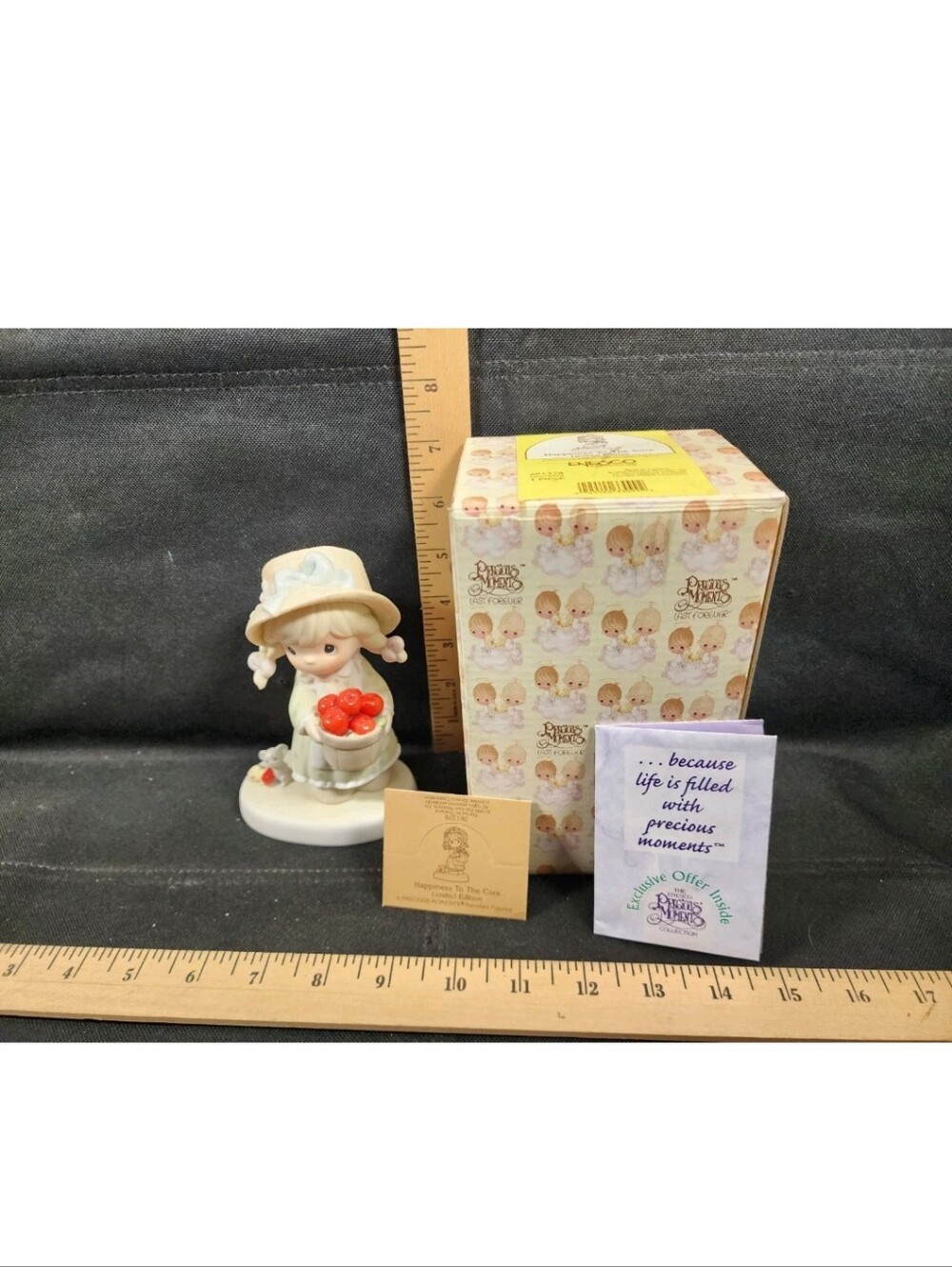 Precious Moments Figurine #261378 "Happiness To The Core" New In Box